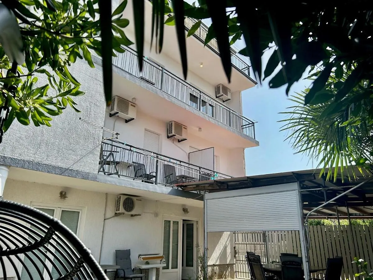 Apartments And Room Mira Crikvenica
