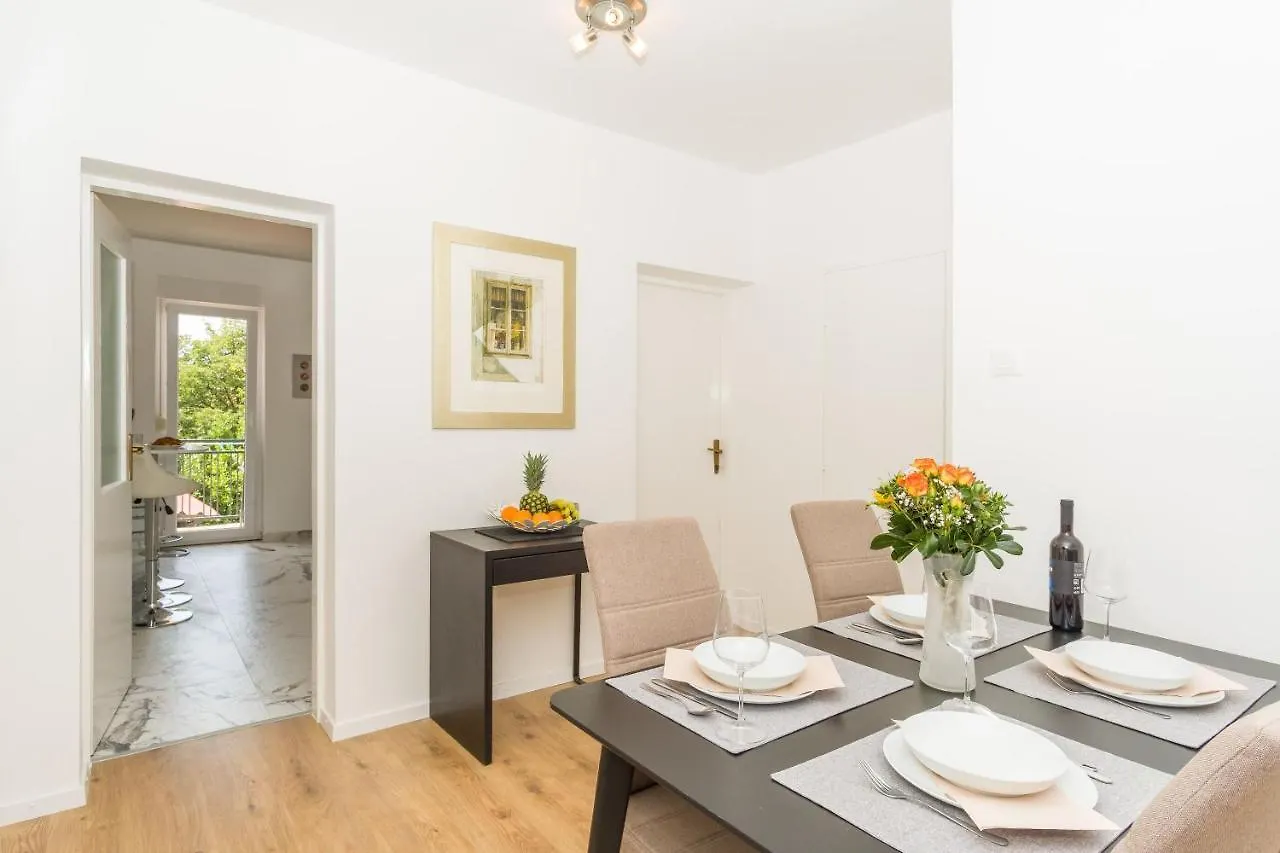 Apartments And Room Mira Crikvenica 0*,  Croatia