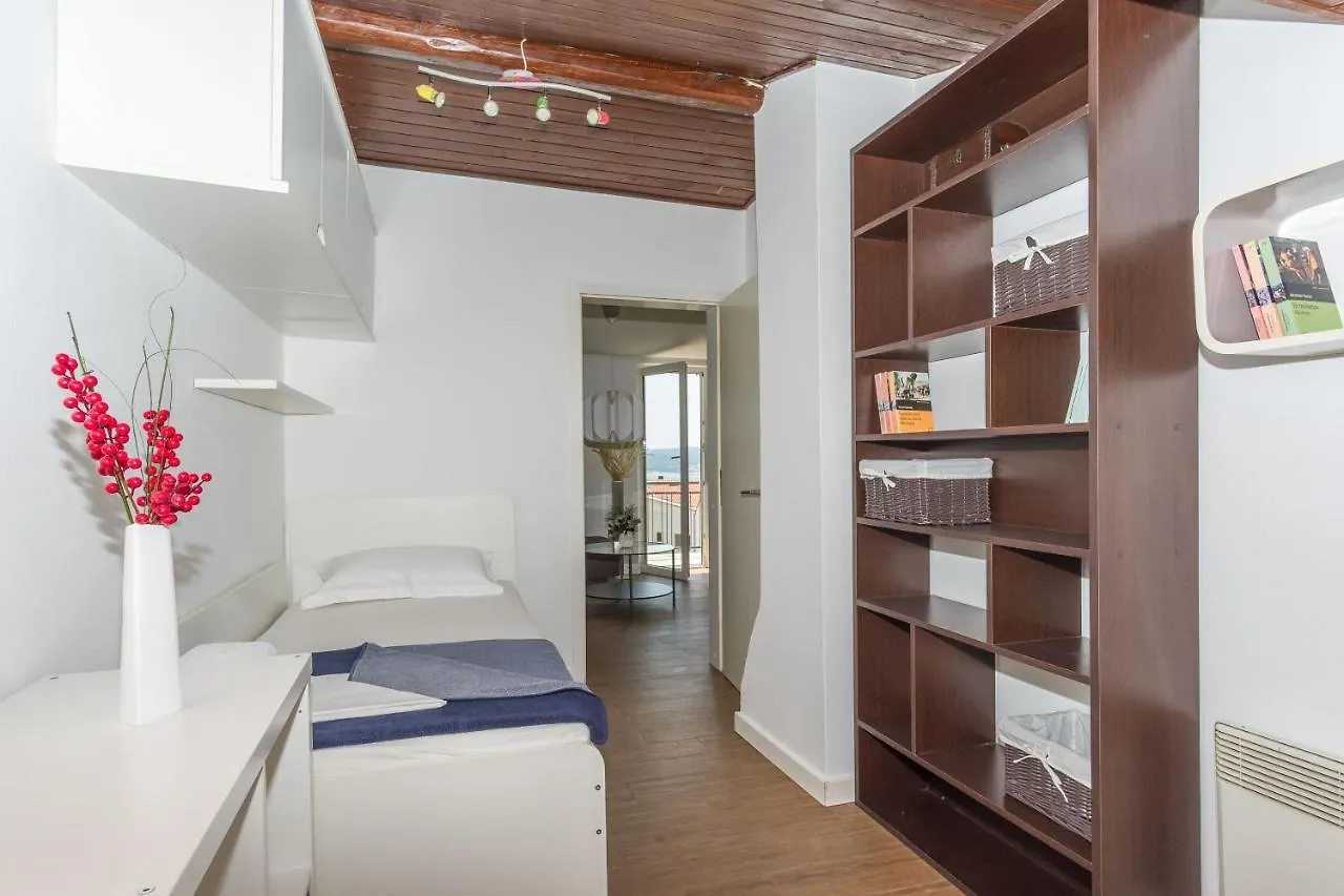 Apartments And Room Mira Crikvenica