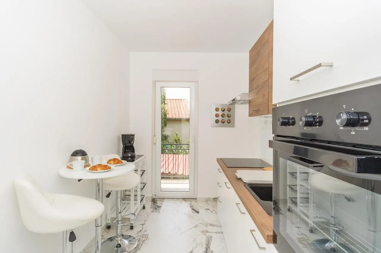 Apartments And Room Mira Crikvenica Croatia