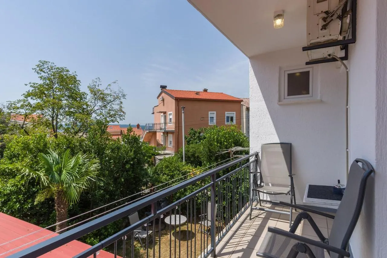 Apartments And Room Mira Crikvenica