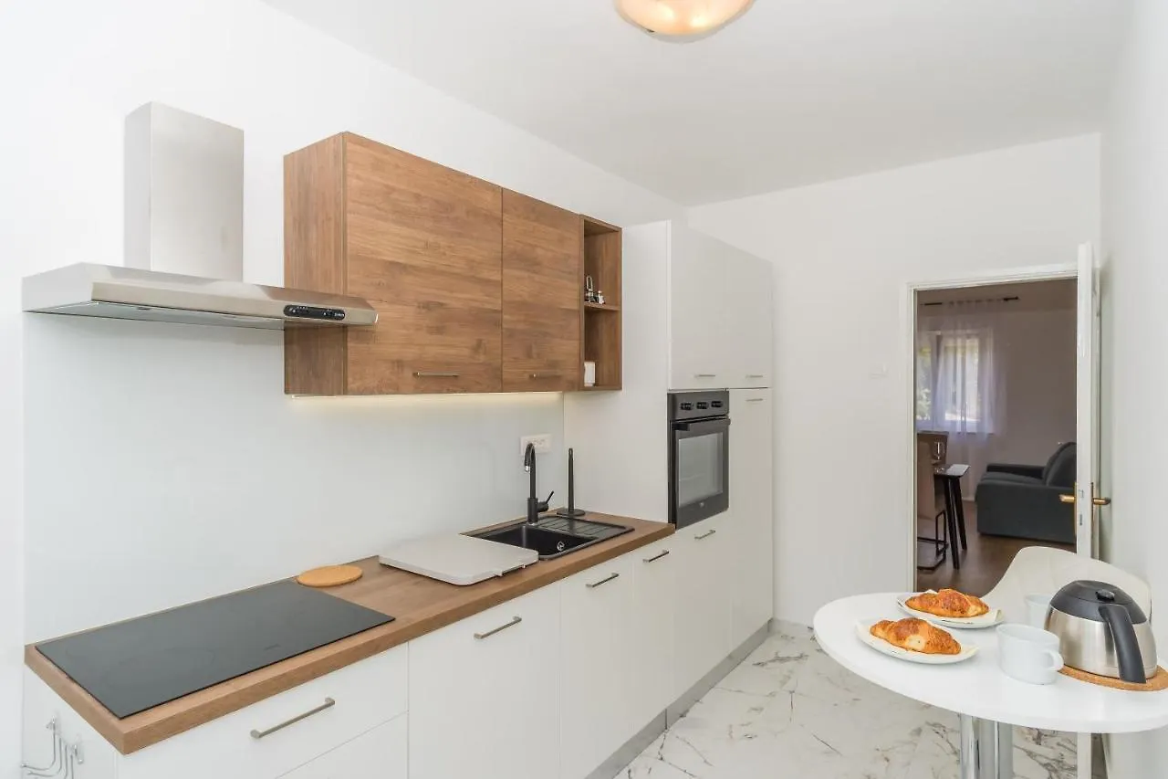 Apartments And Room Mira Crikvenica 0*,  Croatia